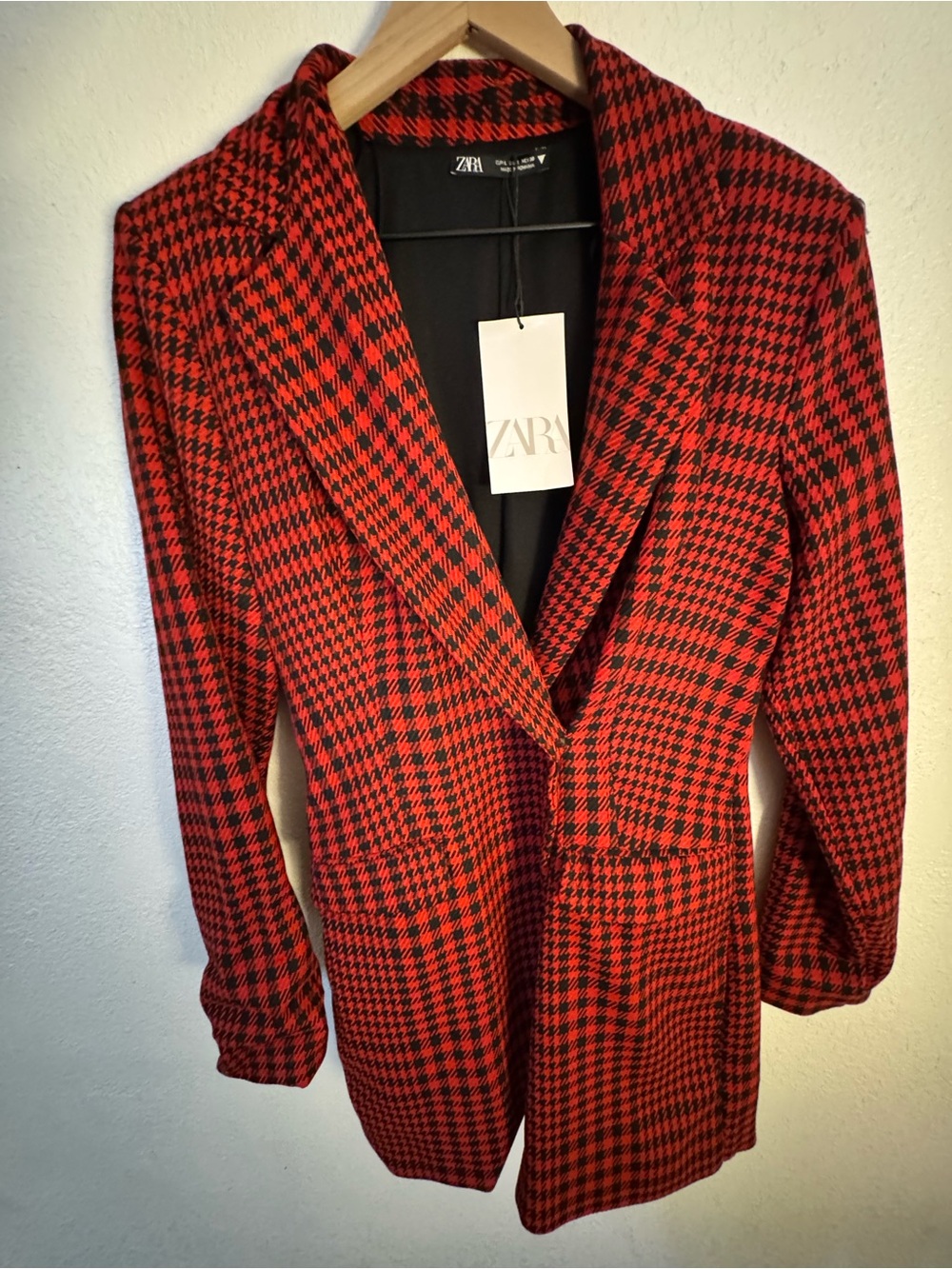 ZARA Red and Black Houndstooth Blazer - Picture 4 of 7